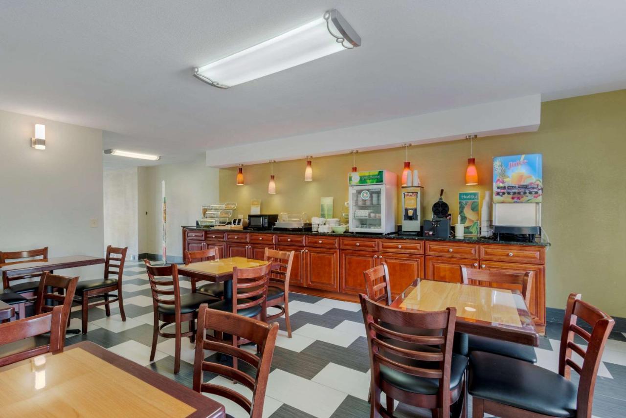 Inn Quality Acworth