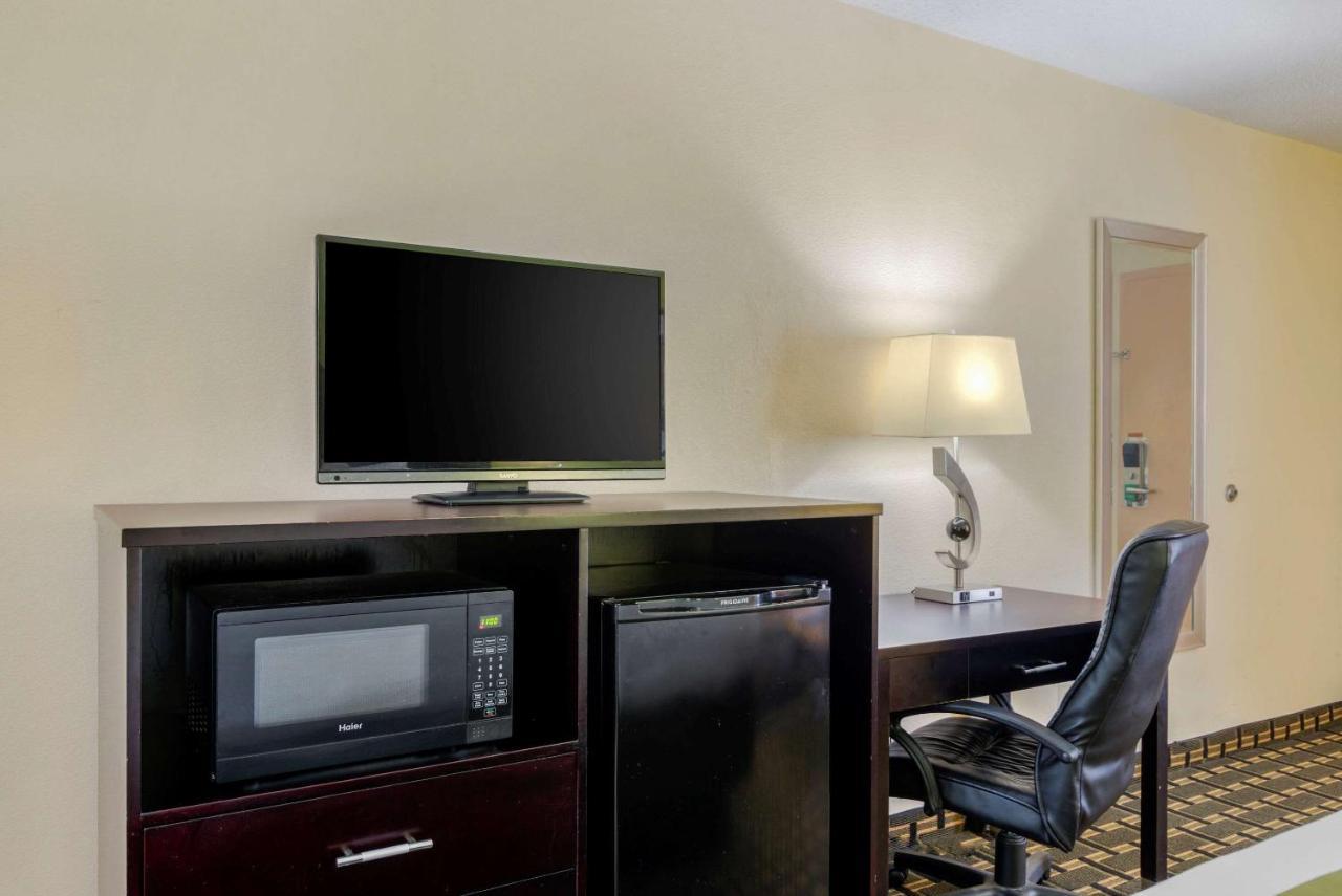 Inn Quality Acworth